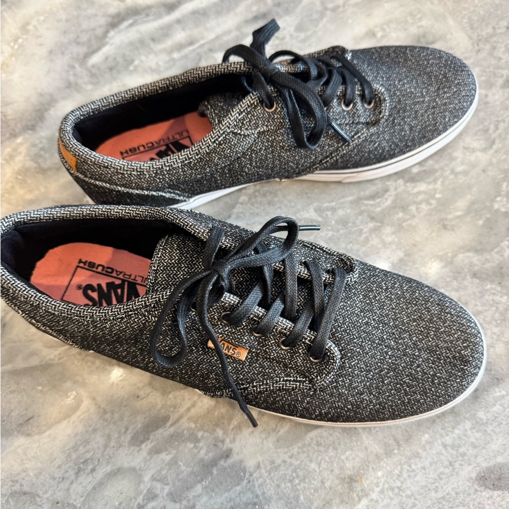 EUC! Vans Atwood Low DX Women's Size 10 Gray/White/Black Athletic Shoes